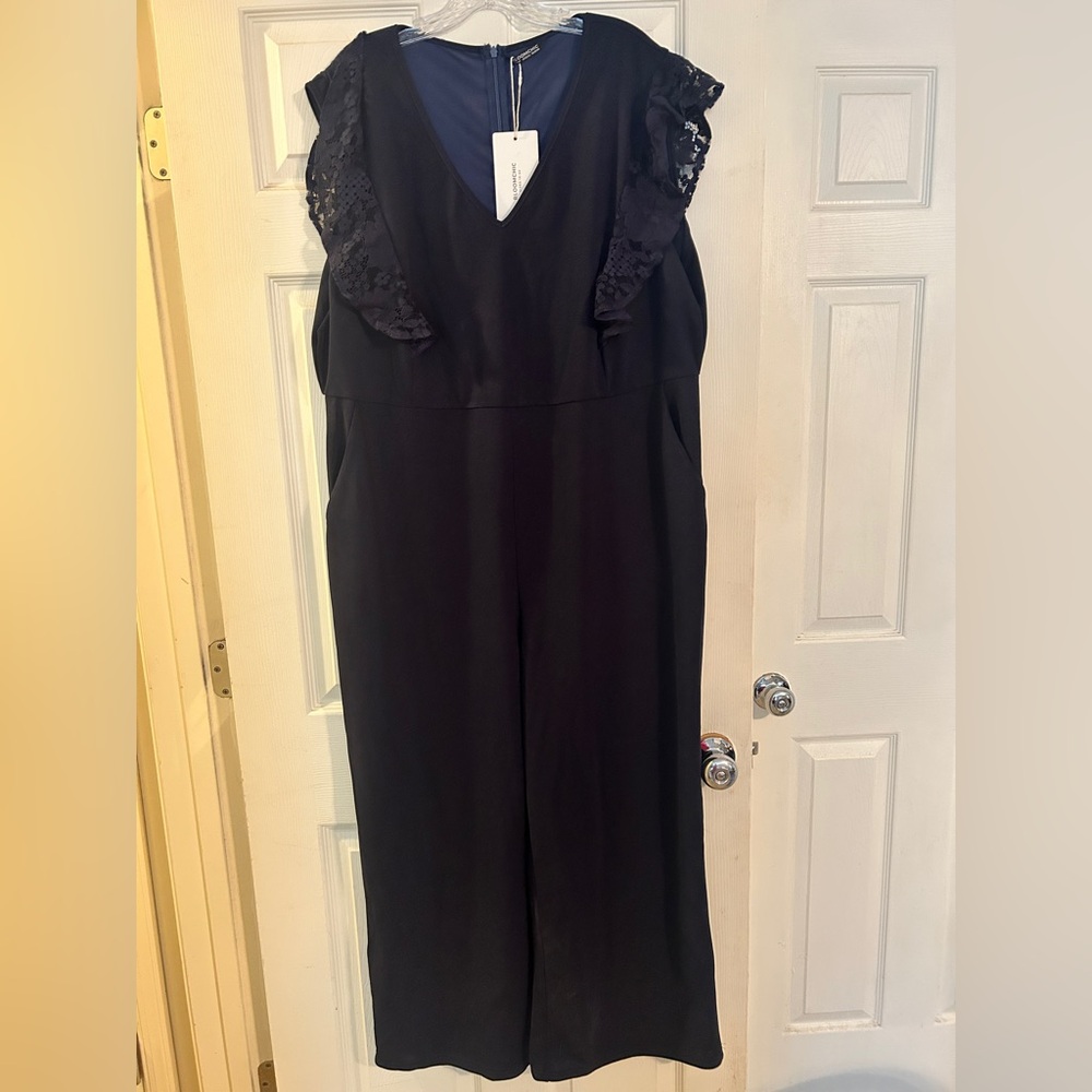 Elegant Navy Jumpsuit with Lace Sleeves